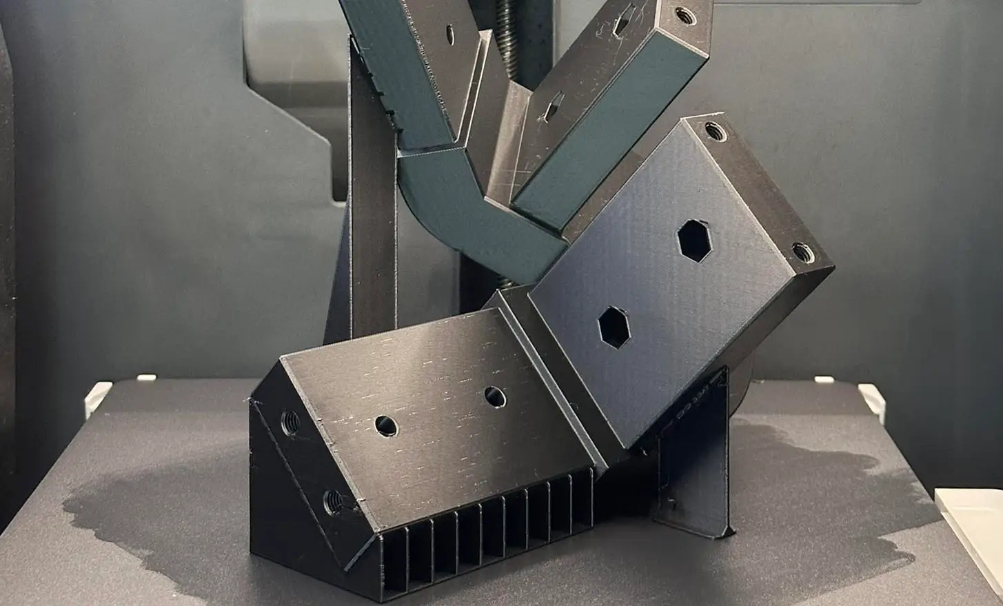 stair rail inter connector